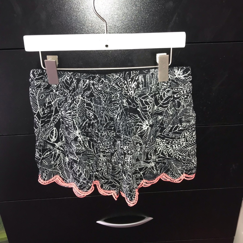Loose patterned shorts S